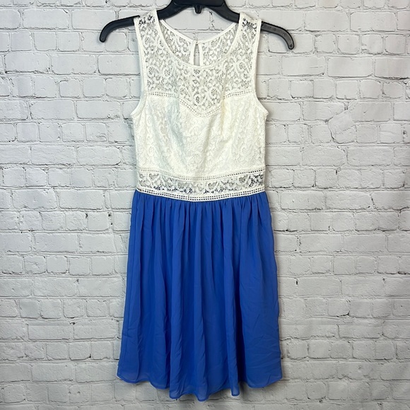 BCX White Lace & Periwinkle Blue Chiffon Dress Juniors Size 3 - Picture 3 of 9